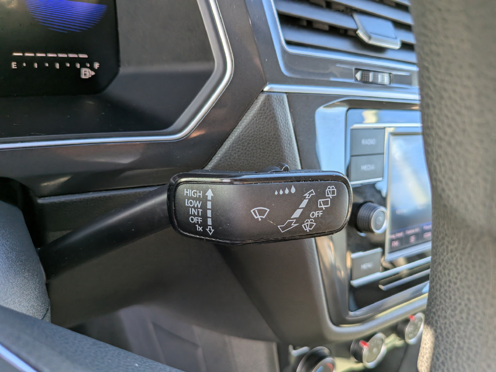 Certified 2023 Volkswagen Tiguan S FWD image 30