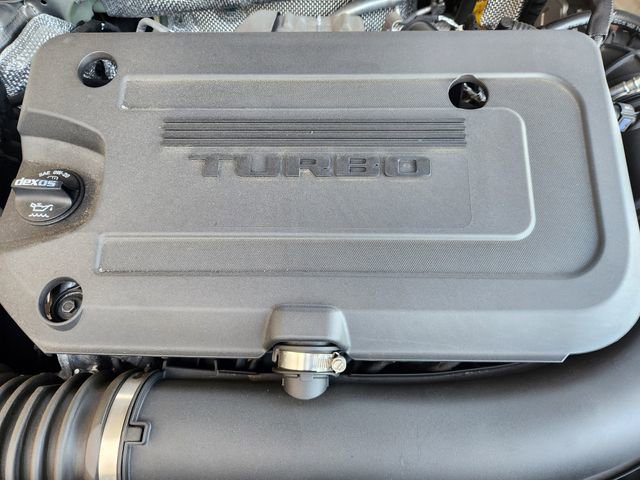 Used 2023 Buick Envision Avenir image 32