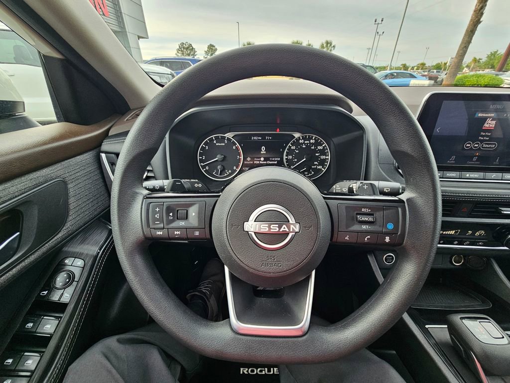 Used 2023 Nissan Rogue SV image 18