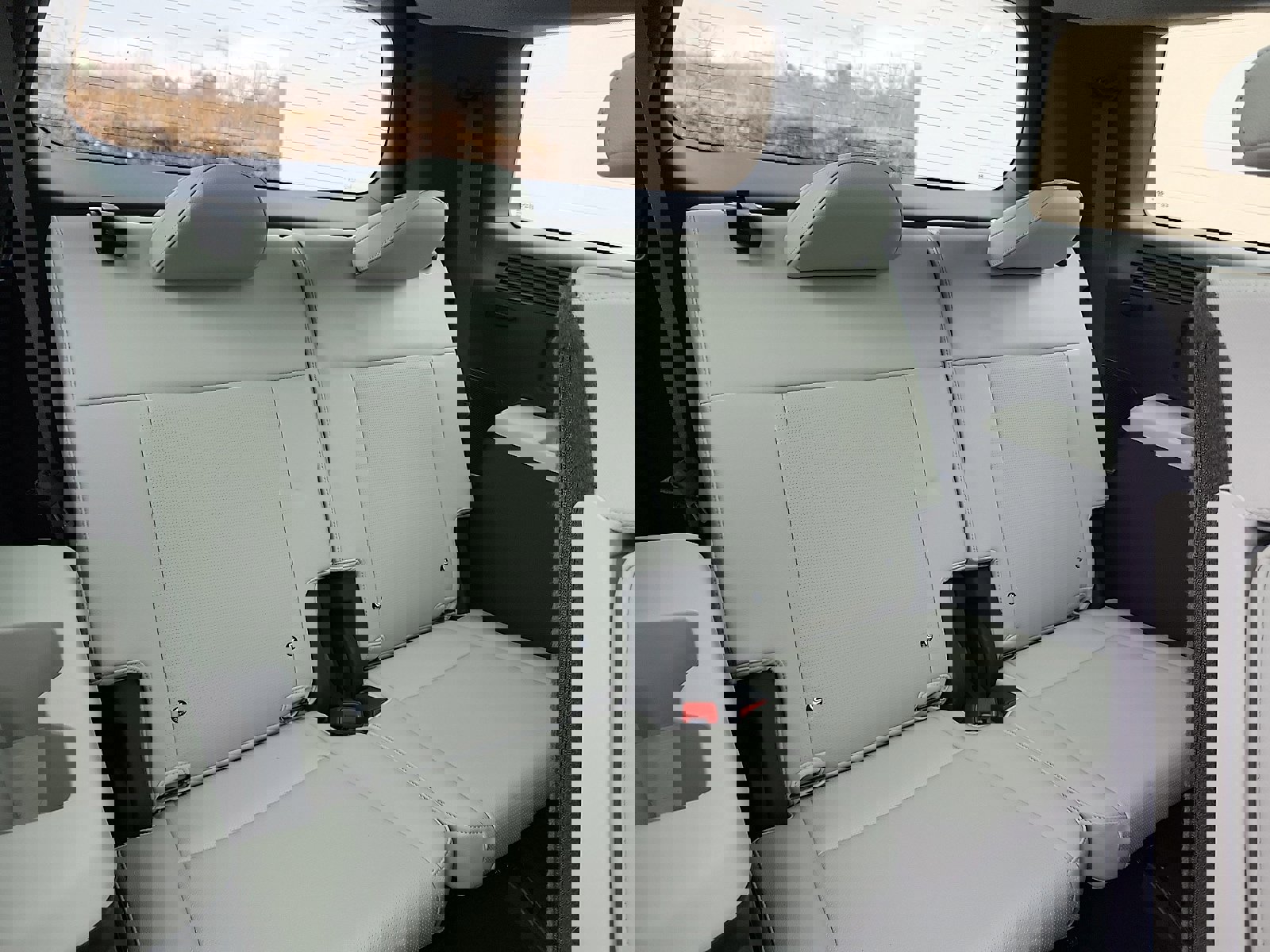 Used 2025 Hyundai Santa Fe Limited image 34