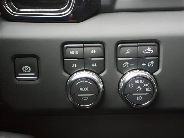 Used 2024 GMC Sierra 1500 AT4 w/ Technology Package image 12