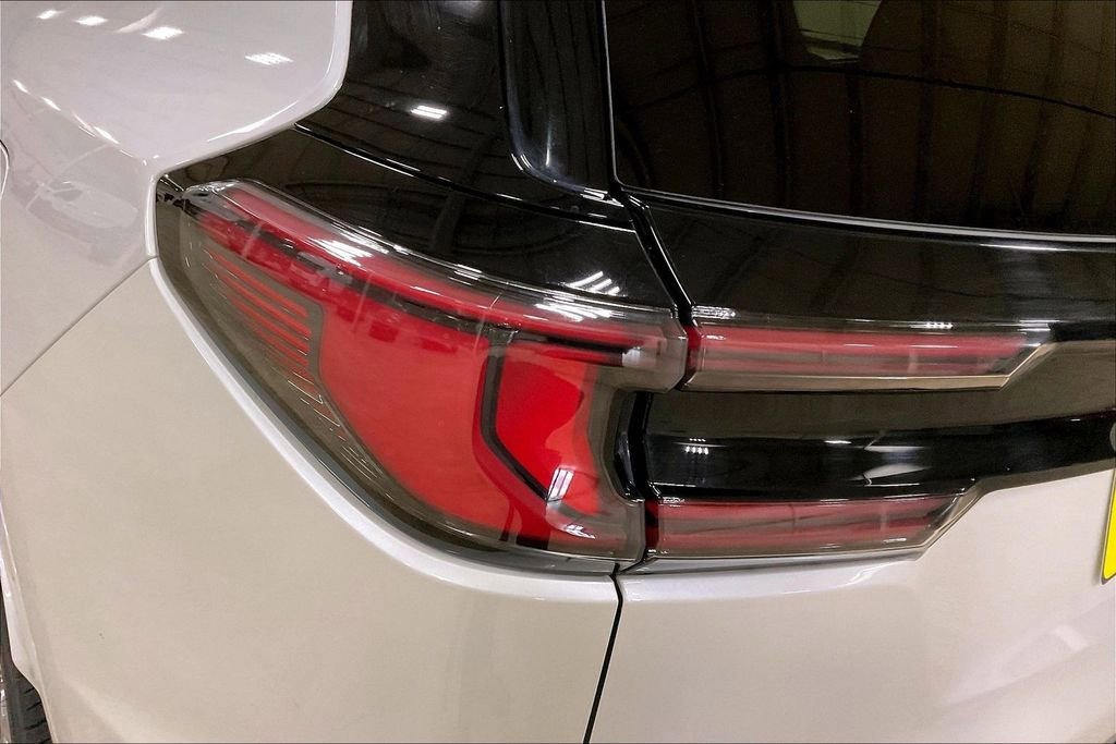 Used 2024 GMC Acadia Denali w/ Super Cruise Package image 29