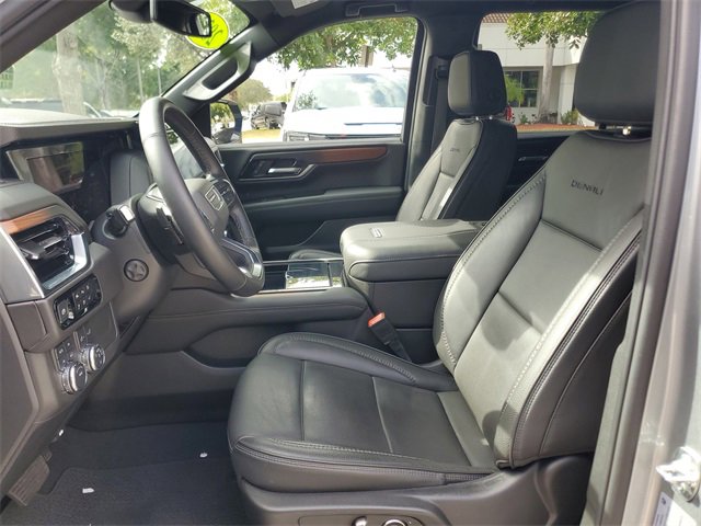 Certified 2025 GMC Yukon Denali image 17