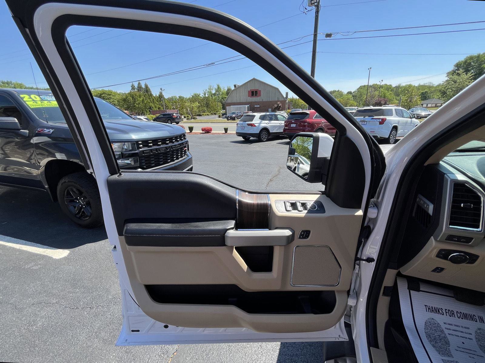 Used 2017 Ford F150 Lariat w/ Equipment Group 501A Mid AWD/4WD image 7