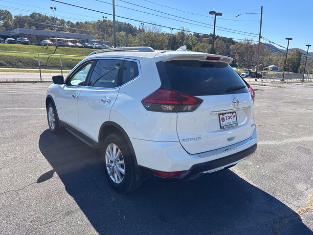 Used 2017 Nissan Rogue SV AWD/4WD image 6