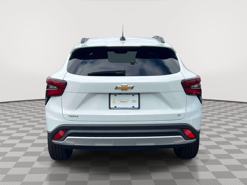 Used 2024 Chevrolet Trax LT FWD image 6