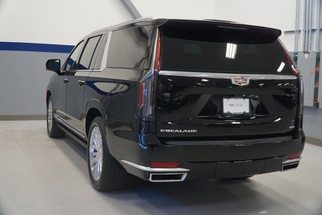 Certified 2023 Cadillac Escalade ESV Premium Luxury w/ Performance Package image 3