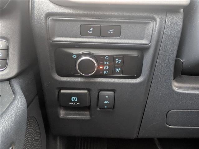 Used 2024 Ford Expedition XLT image 15