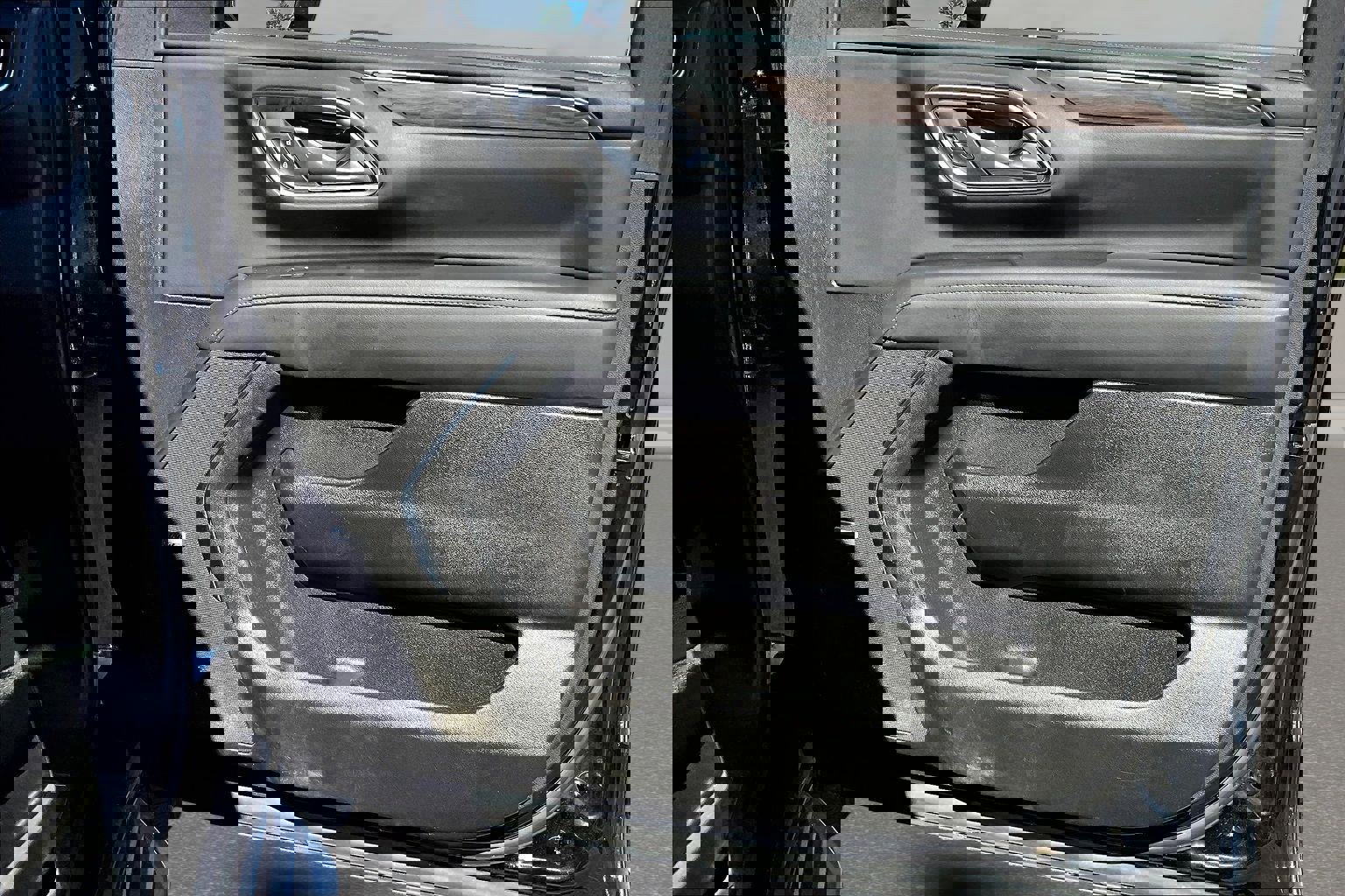 Used 2023 Chevrolet Tahoe LT w/ LT Signature Plus Package image 20