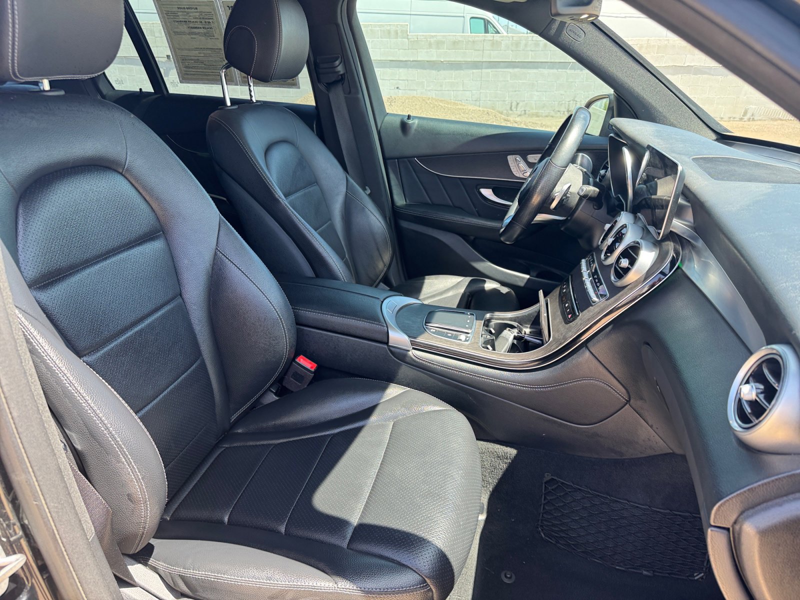 Used 2020 Mercedes-Benz GLC 300 4MATIC image 22