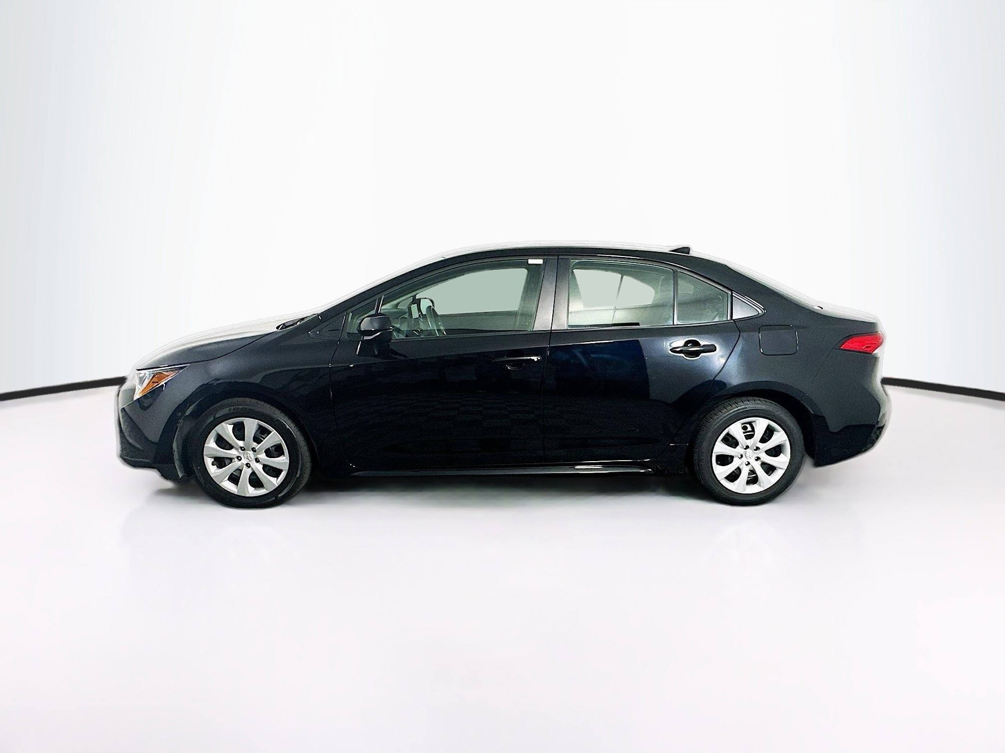 Used 2024 Toyota Corolla LE image 4