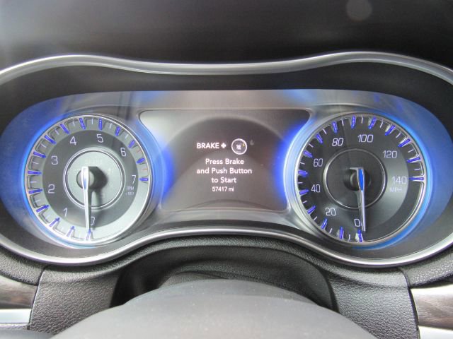 Used 2015 Chrysler 300 Limited image 61