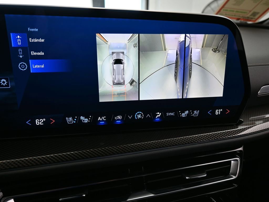 Used 2025 Chevrolet Traverse High Country image 27