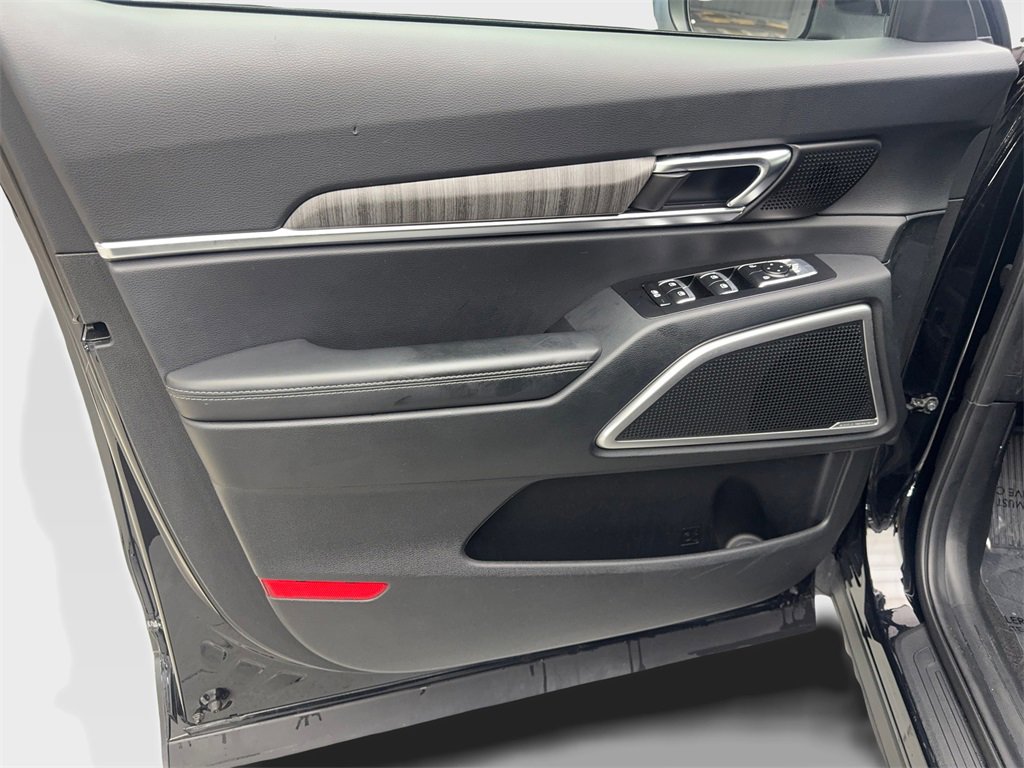 Used 2025 Kia Telluride EX w/ EX Captain's Chair Package image 30