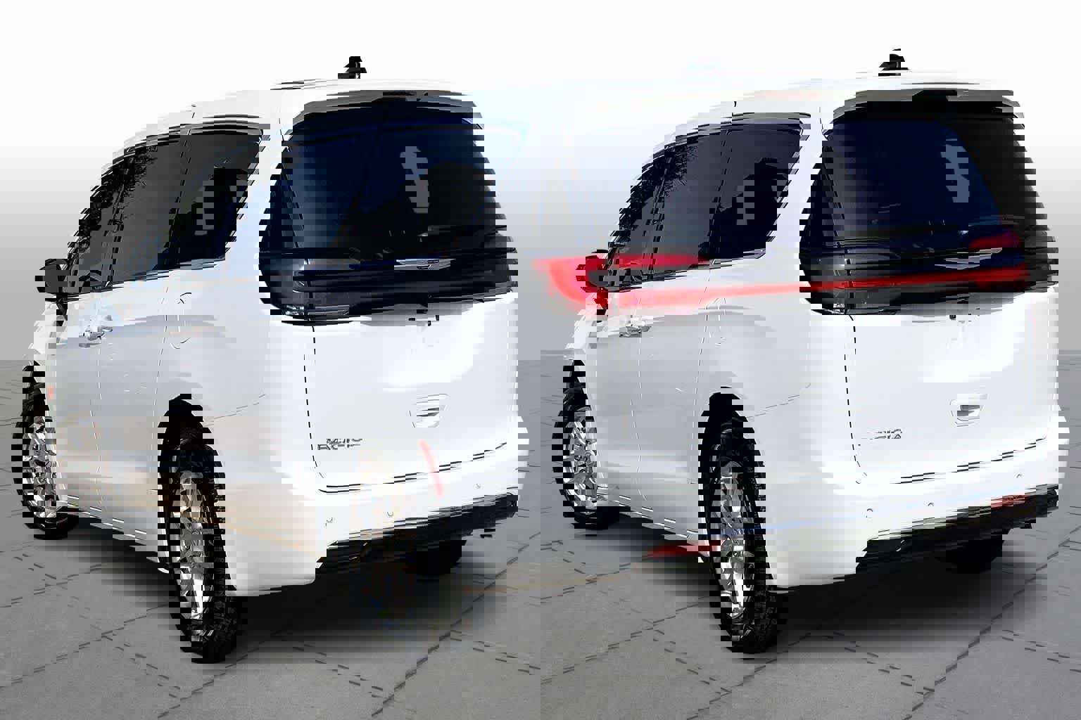 New 2026 Chrysler Pacifica Select image 12