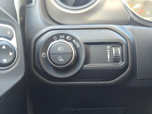 Certified 2023 Jeep Gladiator Willys image 11