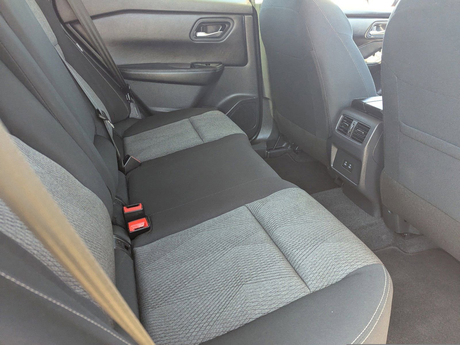 Certified 2026 Nissan Rogue SV FWD image 13