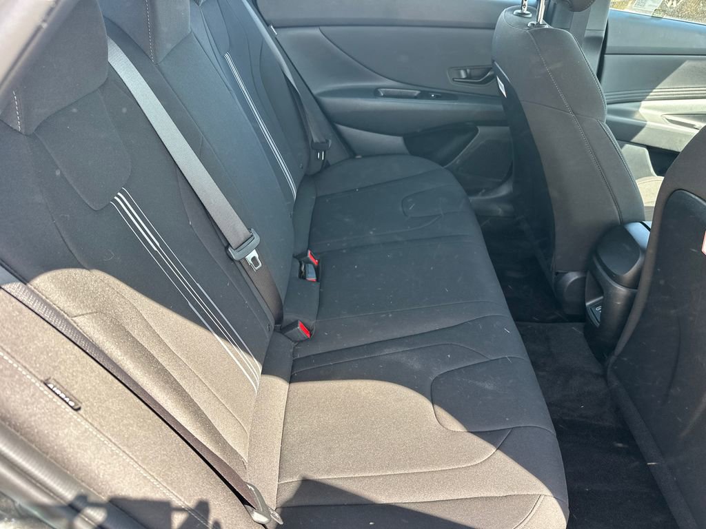 Used 2025 Hyundai Elantra Sport image 16