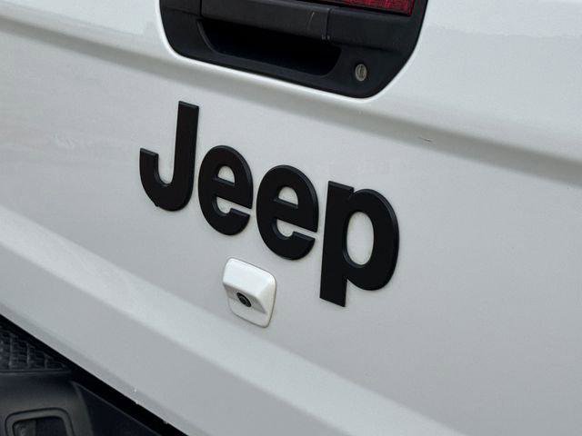 Certified 2021 Jeep Gladiator Willys image 12