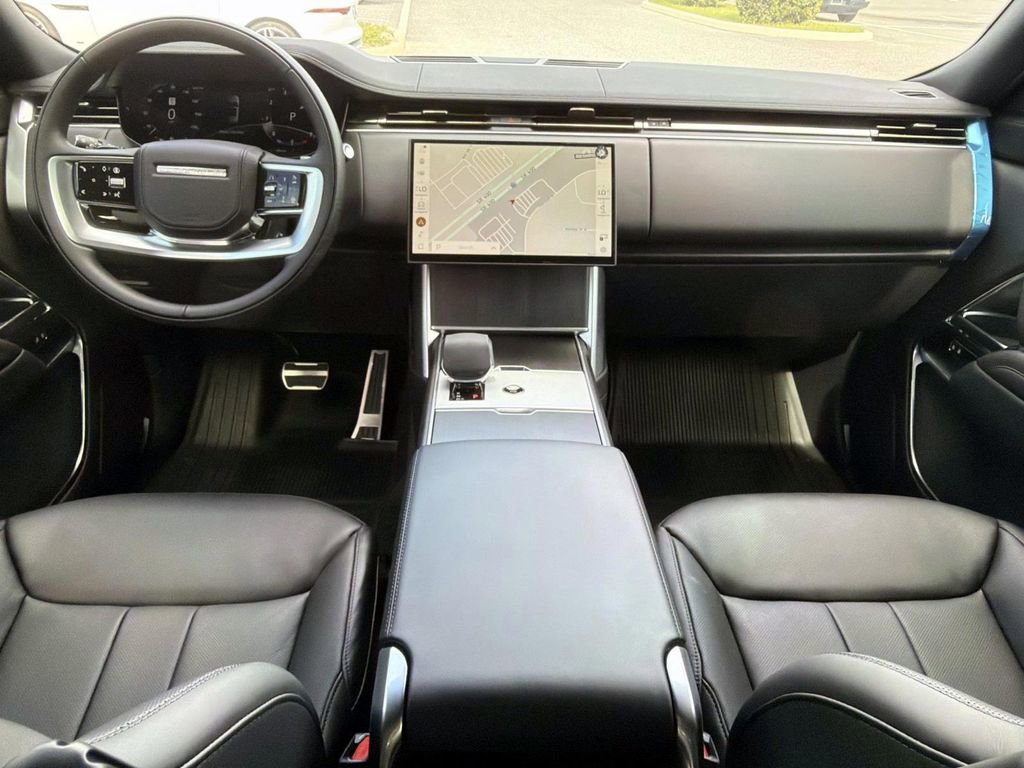 New 2026 Land Rover Range Rover Long Wheelbase SE image 13