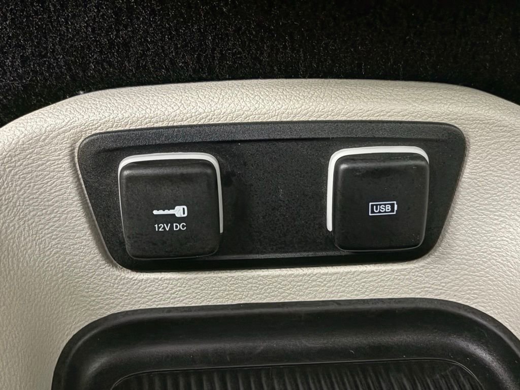 Used 2019 Chrysler Pacifica Touring-L image 29