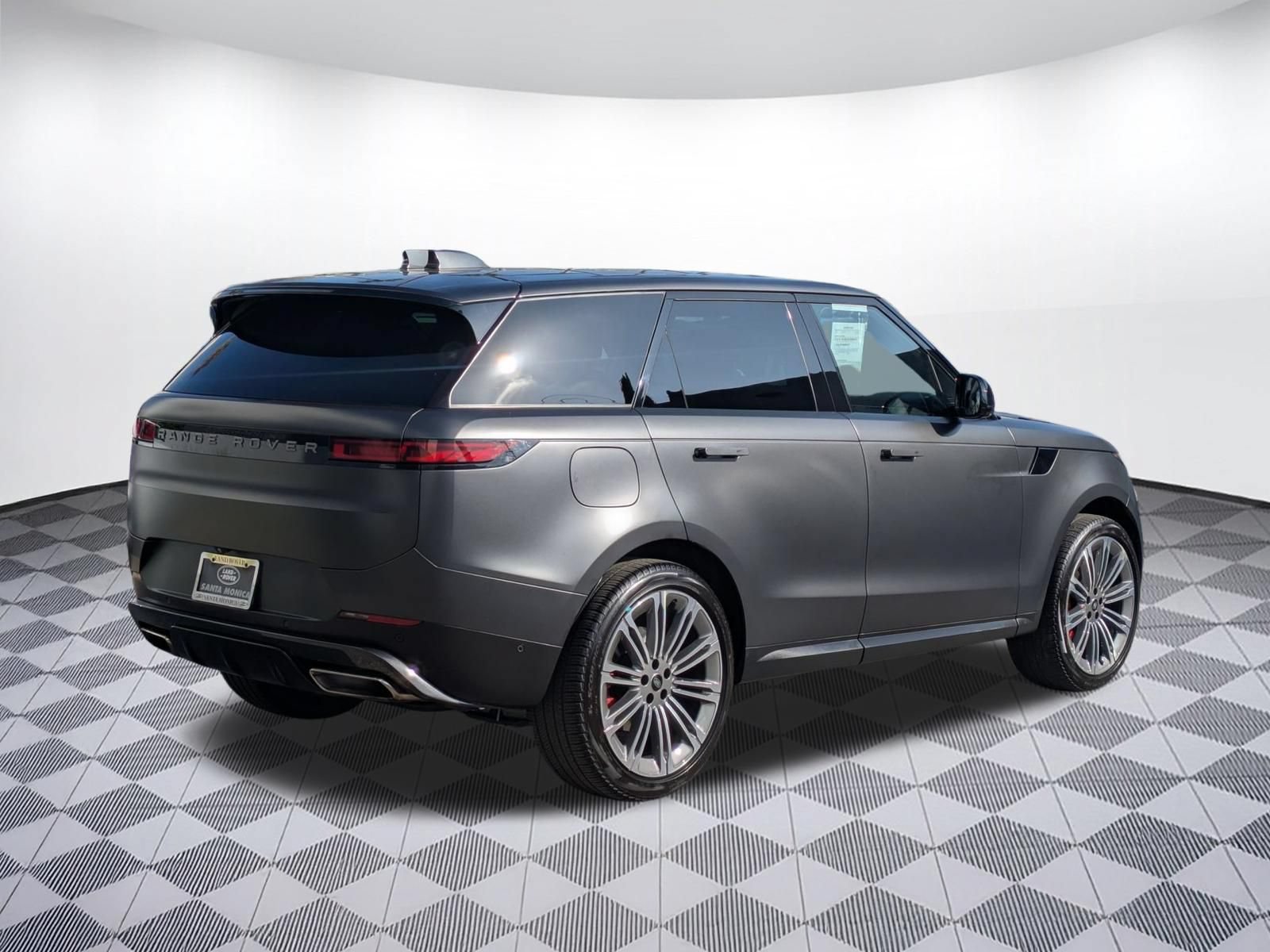 Used 2024 Land Rover Range Rover Sport SE AWD/4WD image 5