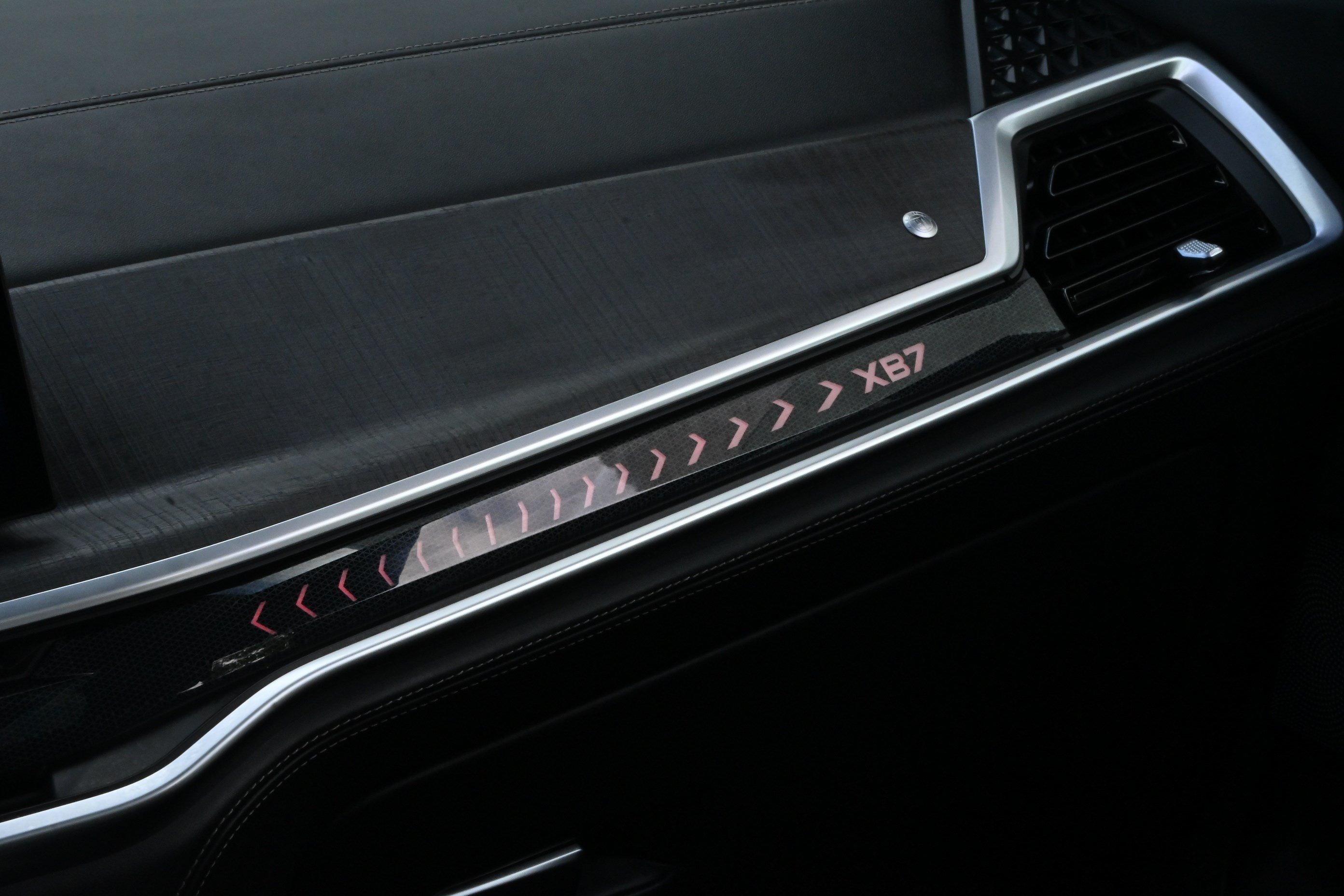 Used 2025 BMW ALPINA XB7 AWD/4WD image 27