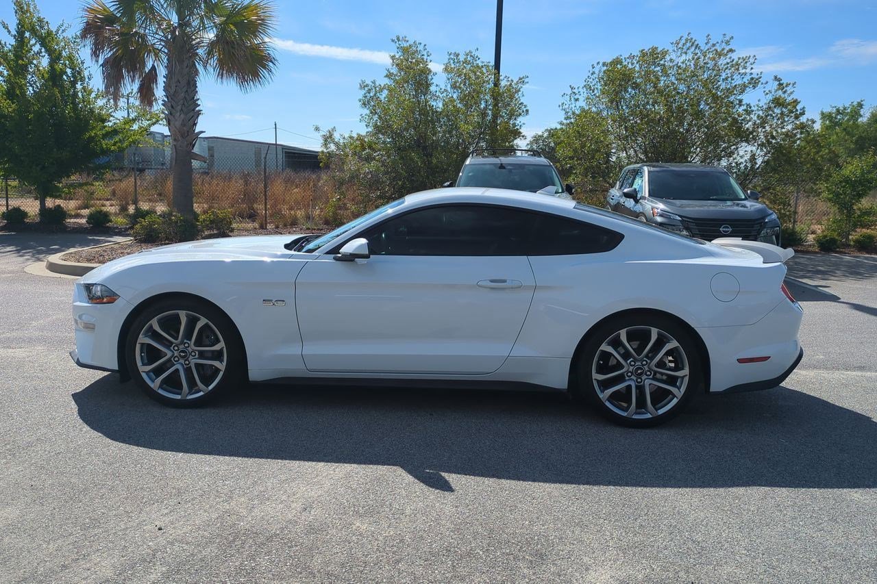 Used 2022 Ford Mustang GT Premium w/ Equipment Group 401A RWD image 7