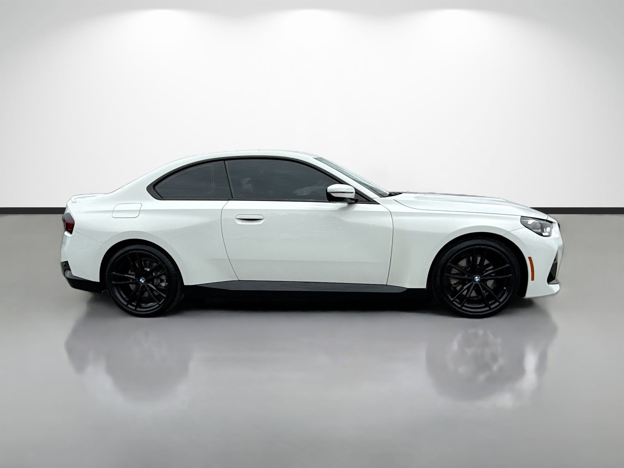Used 2024 BMW 230i Coupe w/ M Sport Package RWD image 2