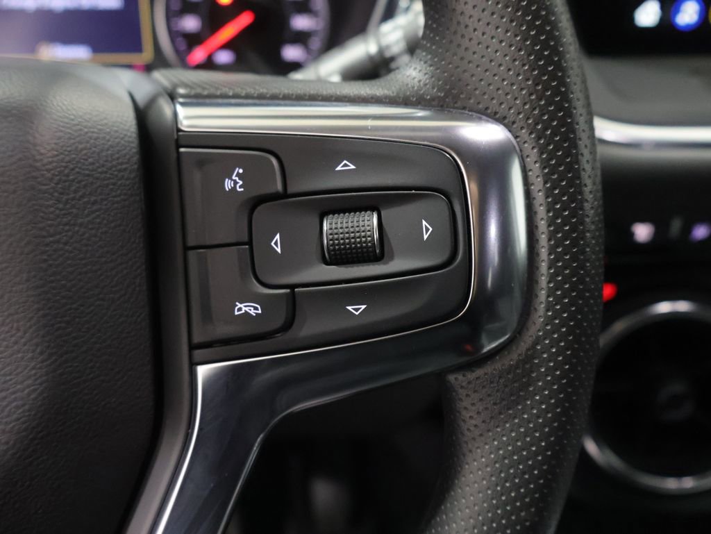 Used 2025 Chevrolet Blazer LT image 38
