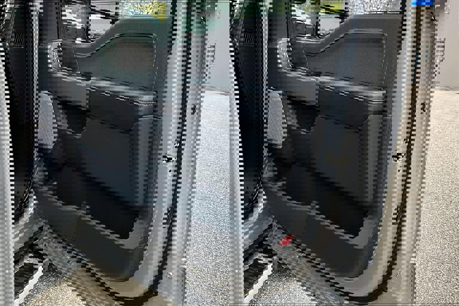 Used 2022 Ford F150 Lariat w/ Equipment Group 502A High image 23