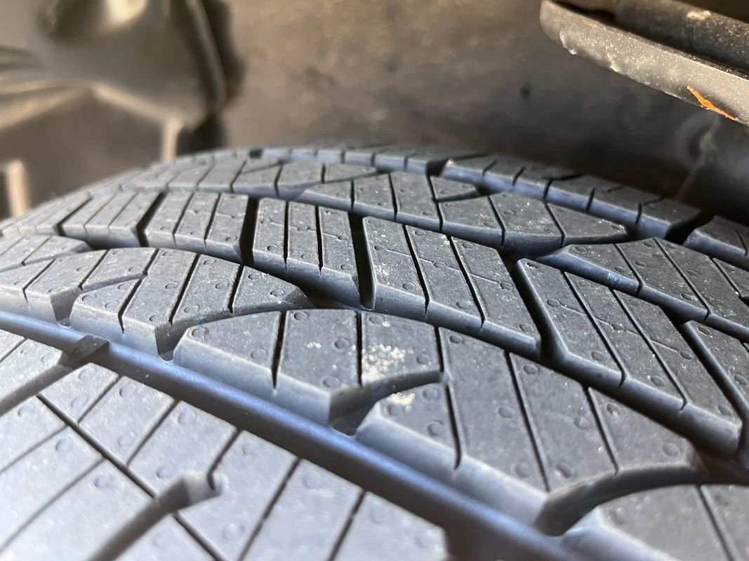 Used 2014 Toyota RAV4 EV FWD image 11