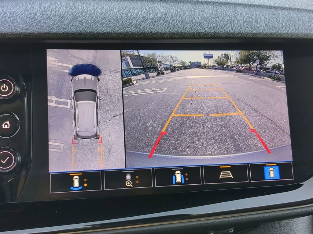 Used 2021 Buick Envision Avenir w/ Technology Package II FWD image 18