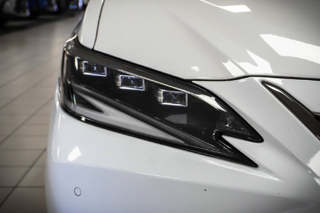 Certified 2024 Lexus ES 300h F Sport FWD image 29