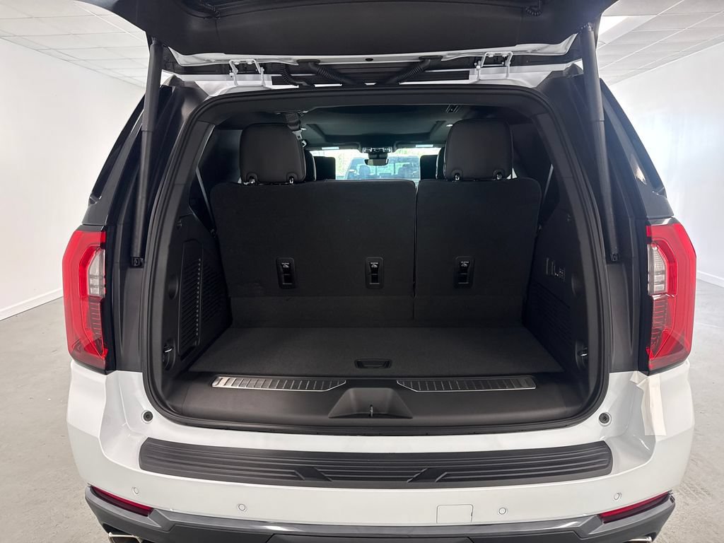 New 2026 GMC Yukon Denali Ultimate AWD/4WD image 9