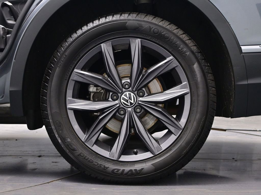 Used 2022 Volkswagen Tiguan SE image 41