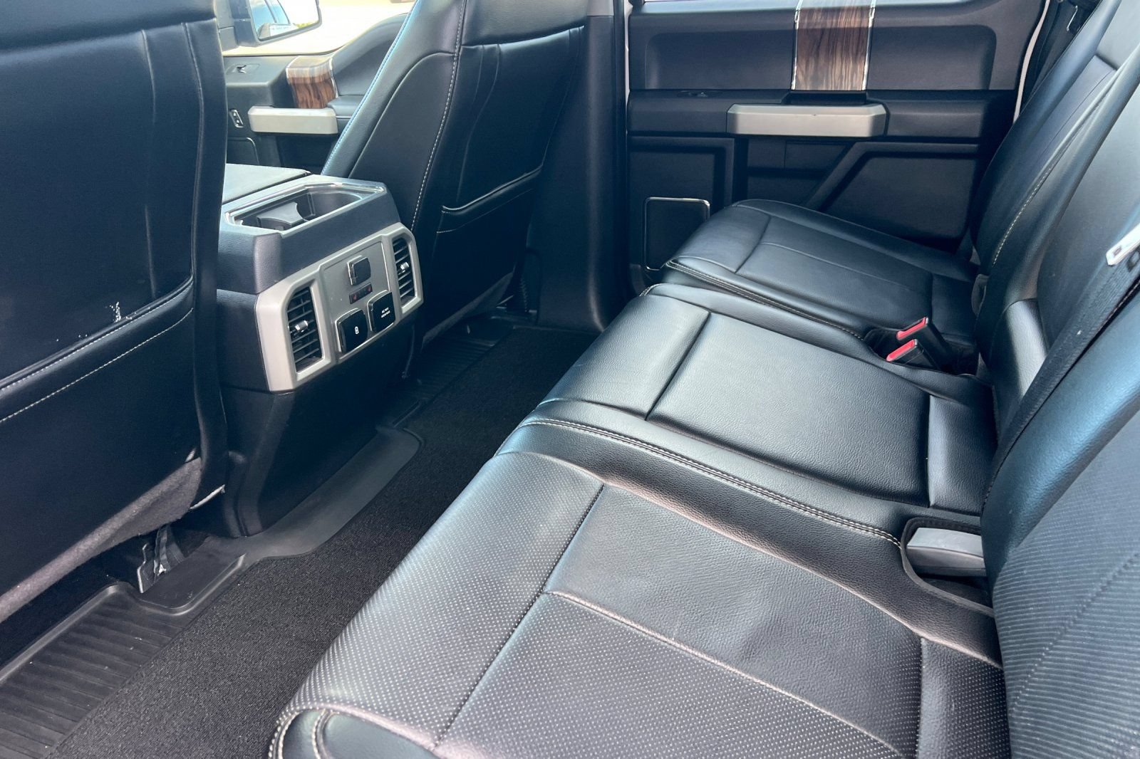 Used 2018 Ford F150 Lariat w/ Equipment Group 502A Luxury AWD/4WD image 13