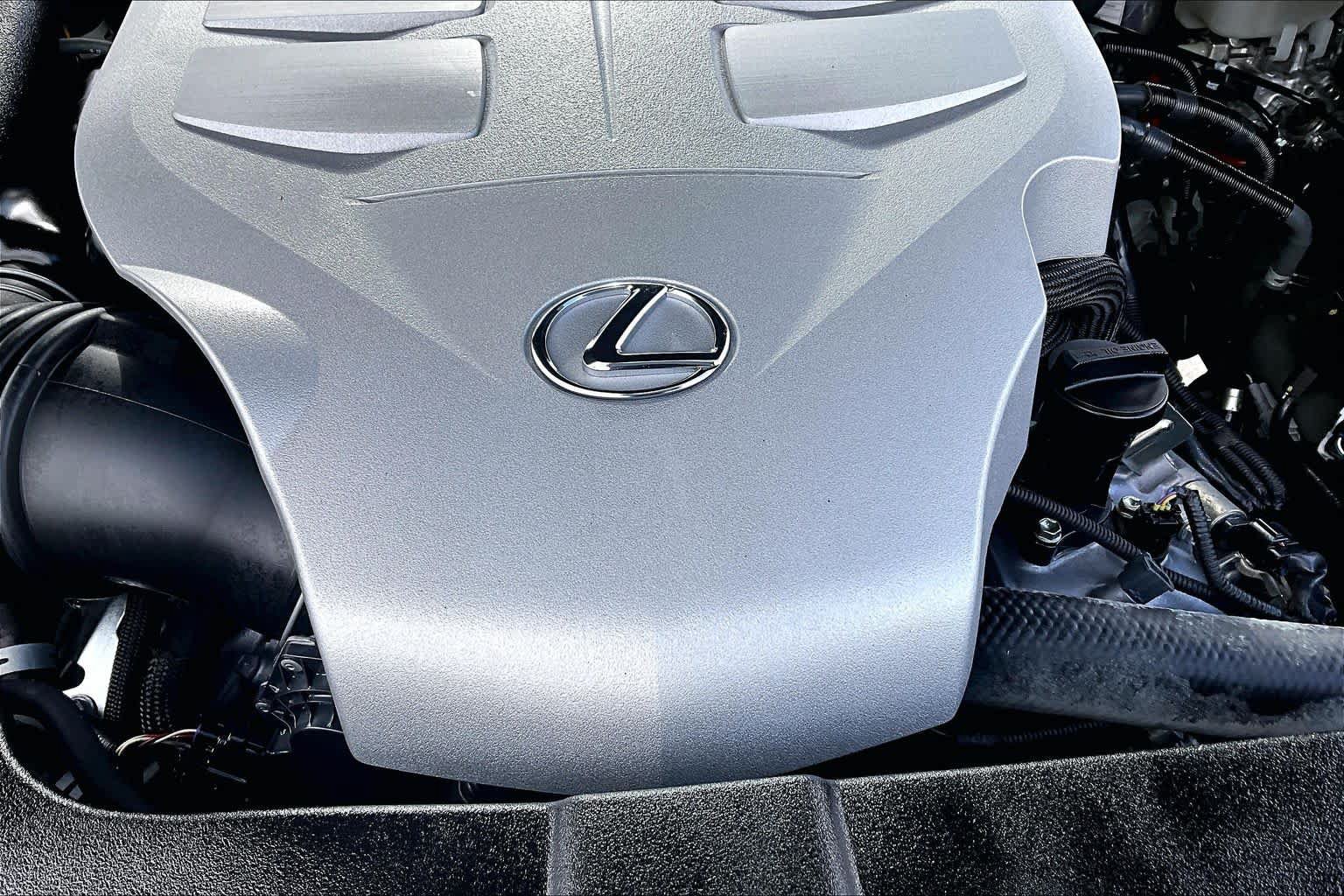 Used 2021 Lexus GX 460 Premium w/ Accessory Package AWD/4WD image 33