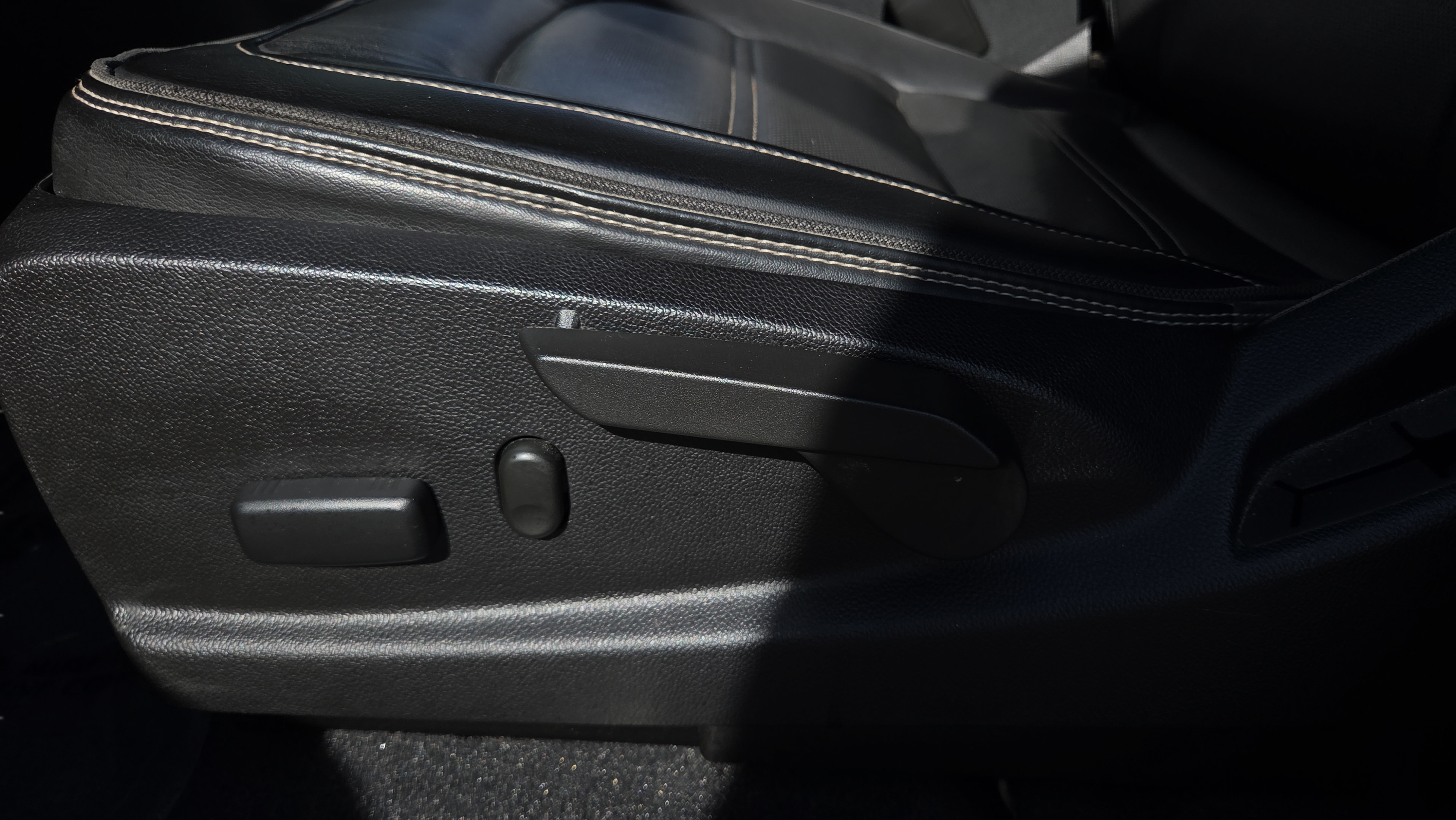 Used 2020 GMC Canyon Denali RWD image 10