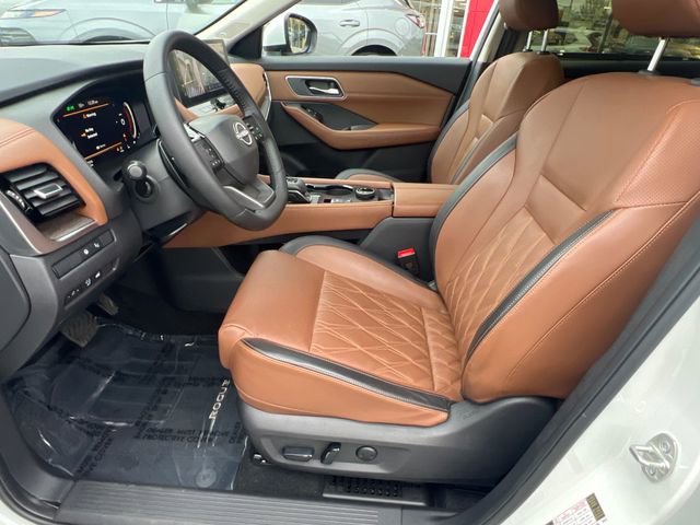 Used 2025 Nissan Rogue Platinum w/ Tech Package image 22