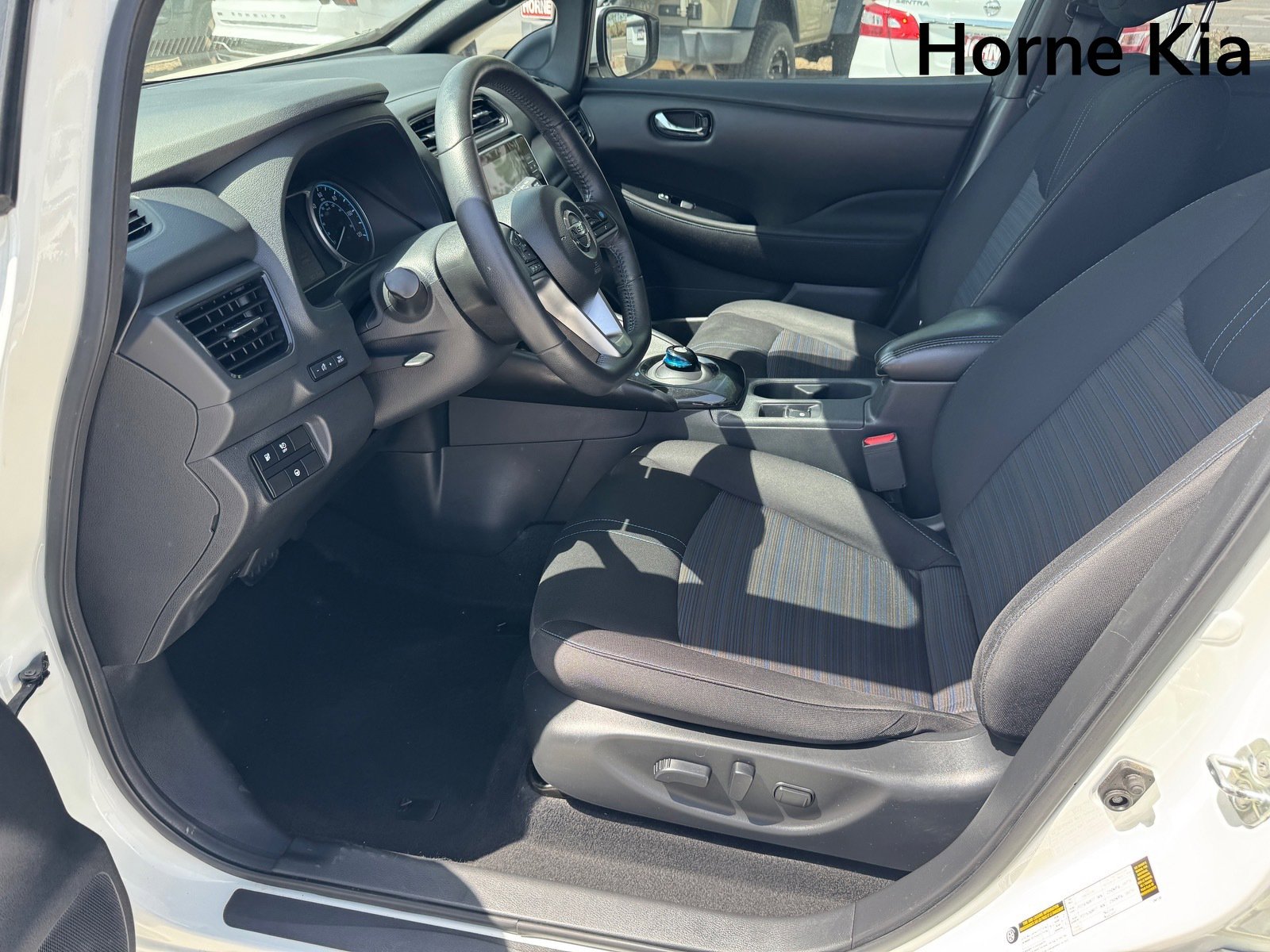 Used 2020 Nissan Leaf SV w/ SV Technology Package image 8