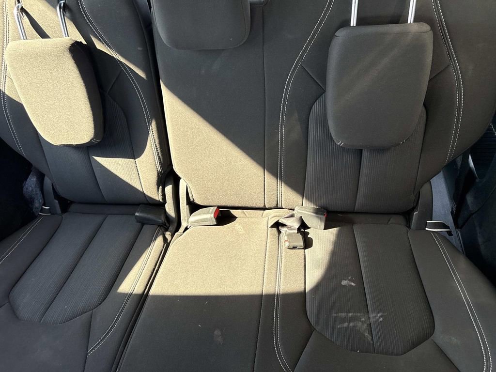 Used 2024 Chrysler Pacifica Touring image 14