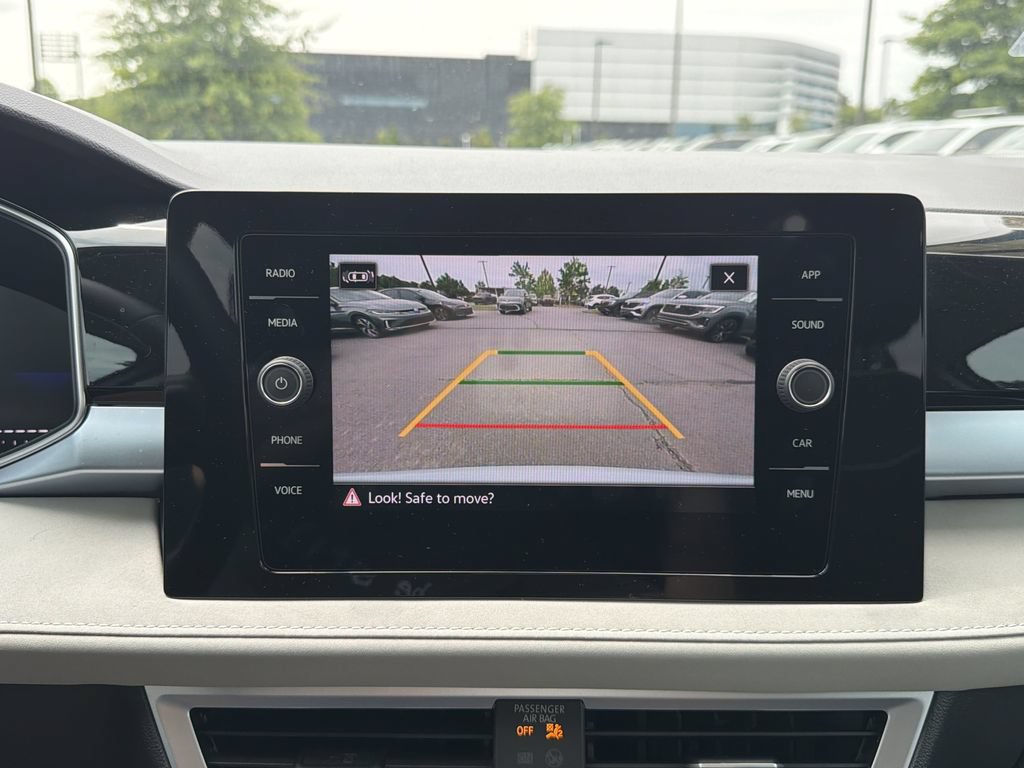Used 2025 Volkswagen Taos SE FWD image 27