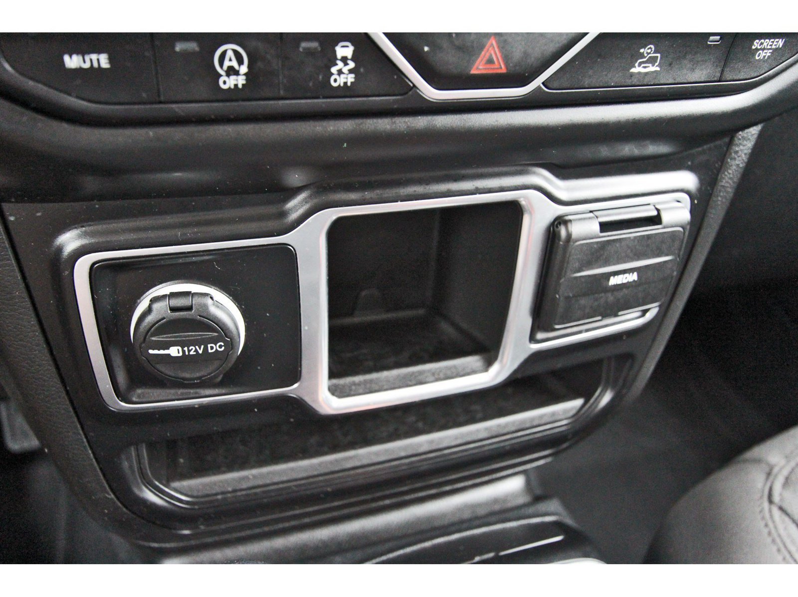Used 2023 Jeep Wrangler Sport AWD/4WD image 25