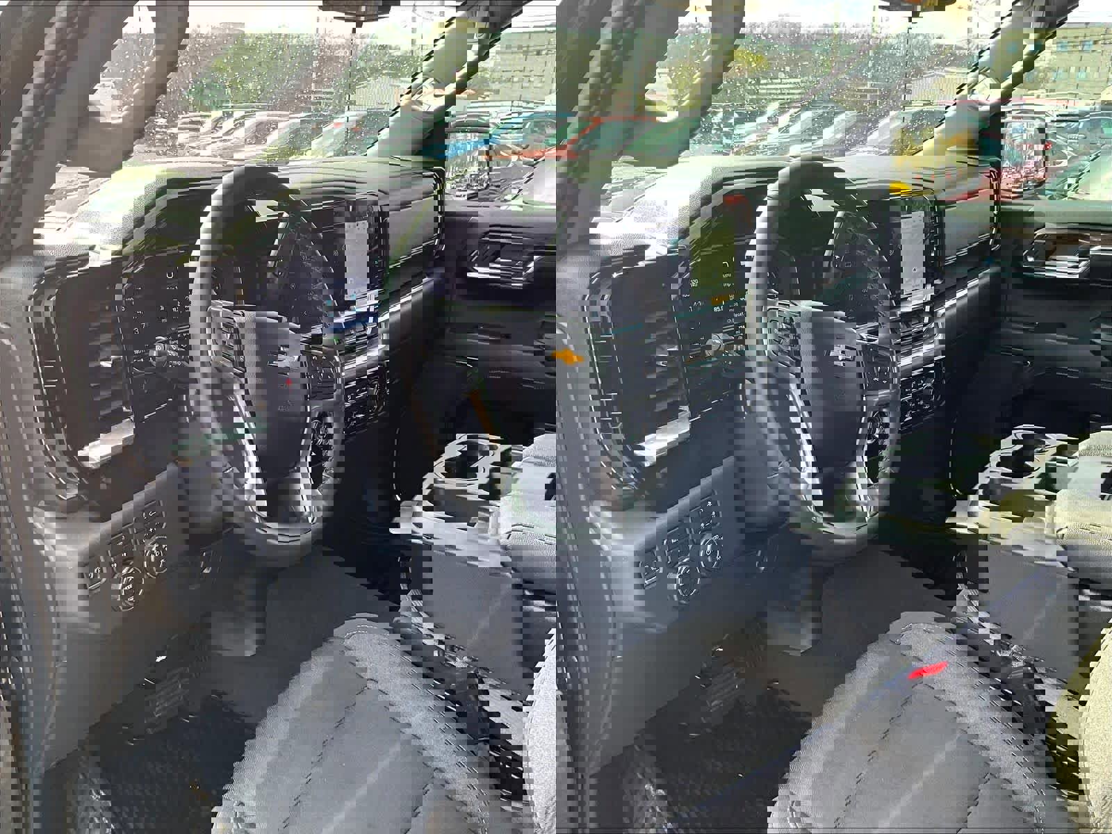 Used 2023 Chevrolet Silverado 1500 LT AWD/4WD image 8