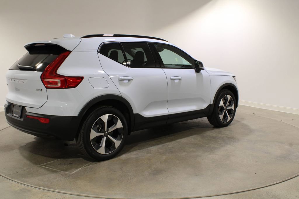 Used 2026 Volvo XC40 B5 Plus w/ Protection Package Premier AWD/4WD image 5