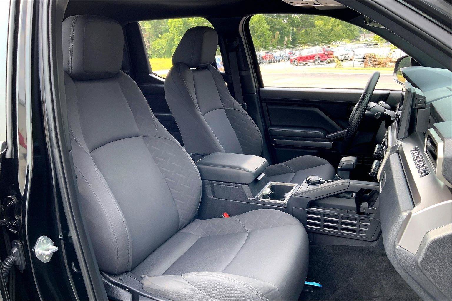 Used 2024 Toyota Tacoma SR5 AWD/4WD image 7