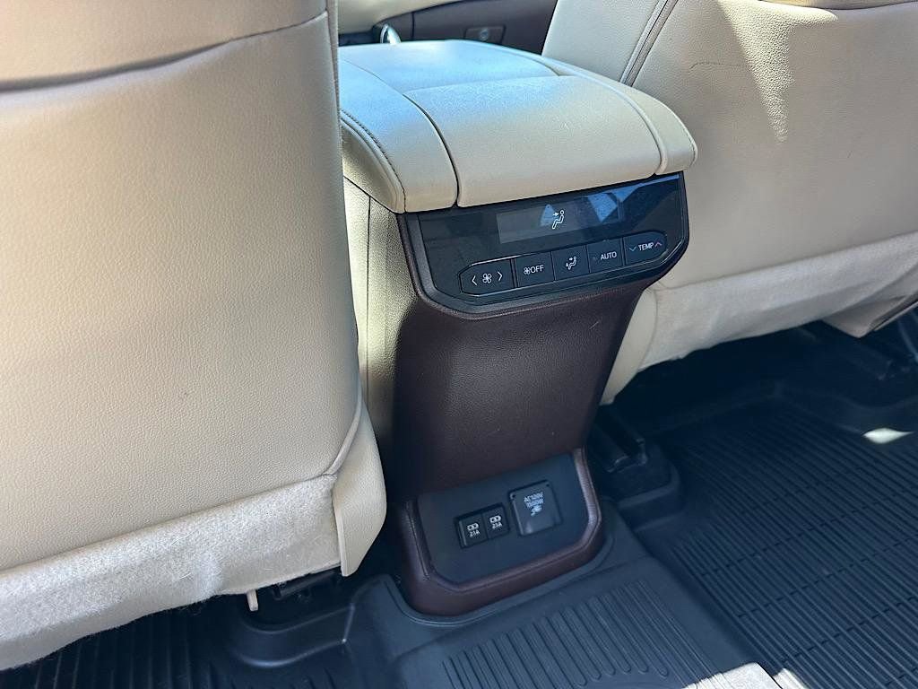 Used 2020 Toyota Highlander Limited AWD/4WD image 25