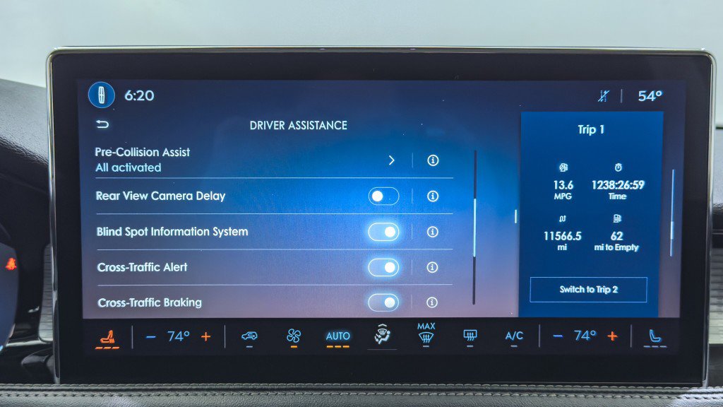 Used 2024 Lincoln Corsair AWD image 42