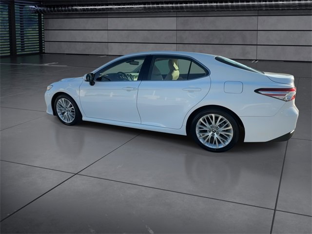 Used 2018 Toyota Camry XLE image 6